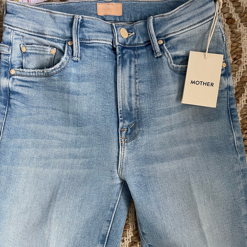 Mother Jeans NWT / sz 26. Insider step fray crops